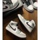 Repsneakers Air Jordan 1 Mid Light Smoke Grey 554724-092 Shoes